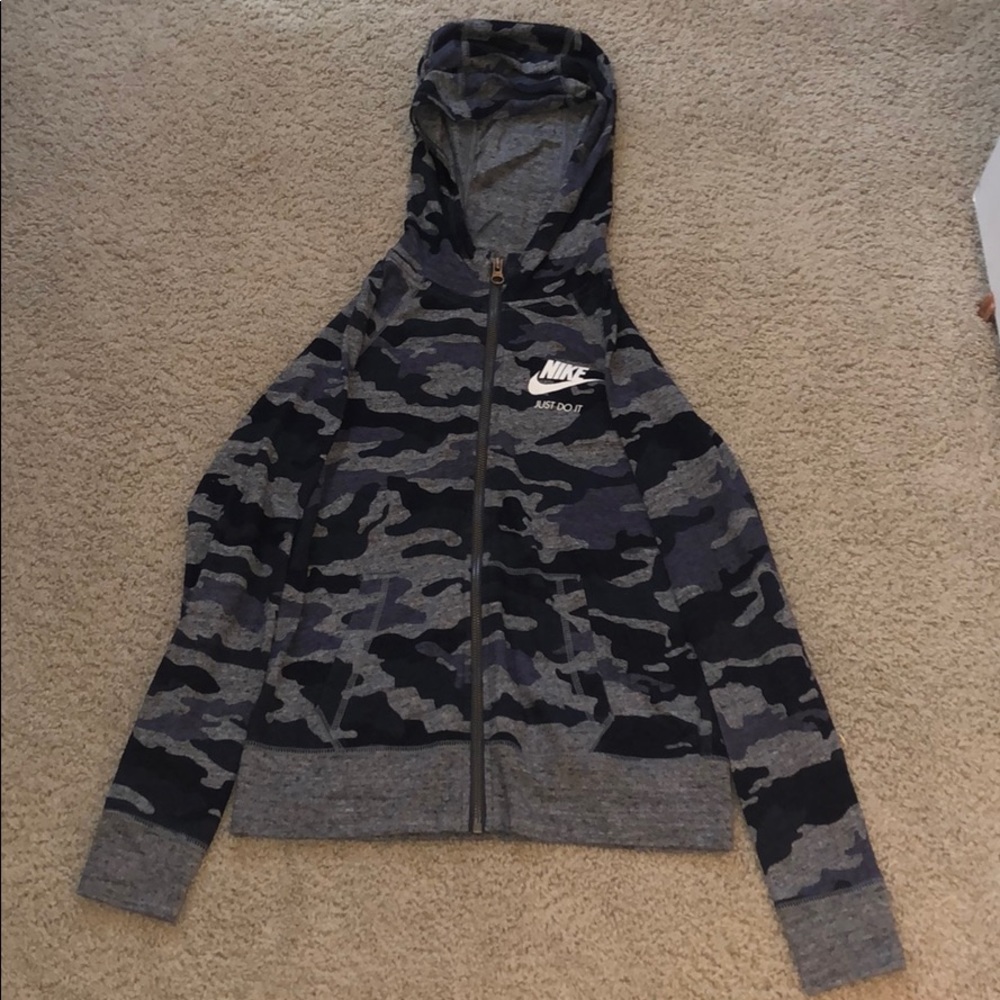 nike warm up jacket never worn very stylish, new!!